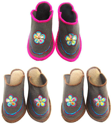 

Shilipi Perokars Slippers, Multicolor