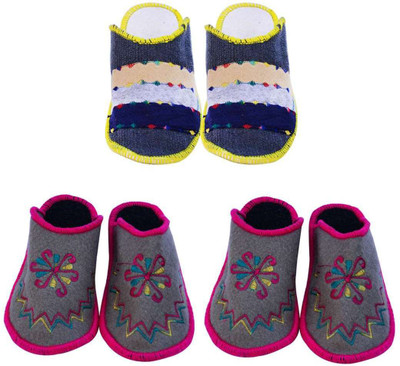 

Shilipi Perokars Slippers, Multicolor