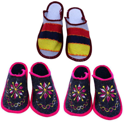 

Champaliya Slippers, Multicolor