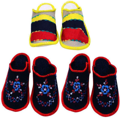 

Champaliya Slippers, Multicolor