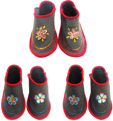 Champaliya Slippers, Multicolor