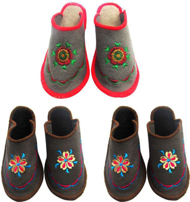 

Shilipi Perokars Slippers, Multicolor