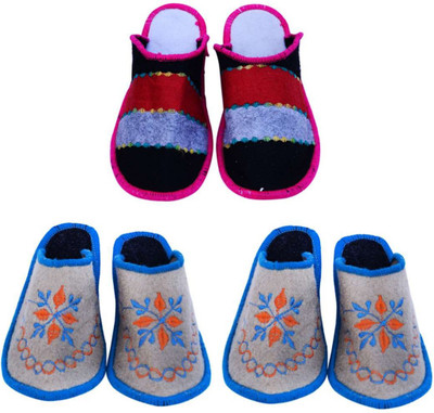

Shree Sai Slippers, Multicolor