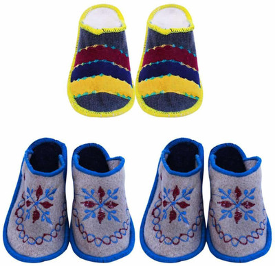 

Champaliya Slippers, Multicolor