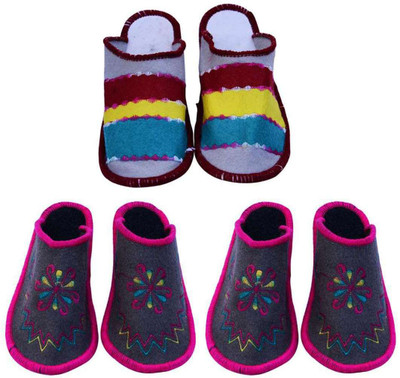 

Champaliya Slippers, Multicolor