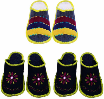 

Champaliya Slippers, Multicolor