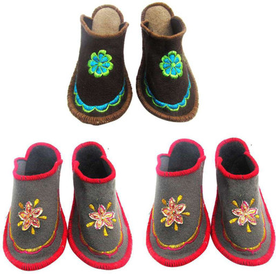 

Shilipi Perokars Slippers, Multicolor
