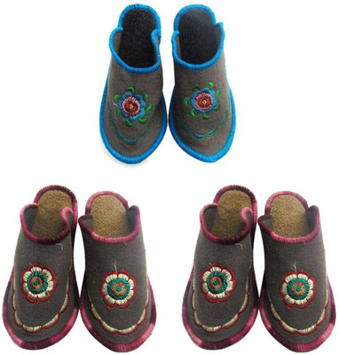 Shilipi Perokars Slippers, Multicolor