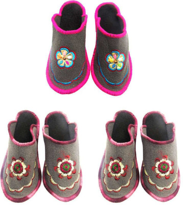 

Champaliya Slippers, Multicolor