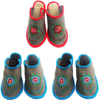 

Champaliya Slippers, Multicolor