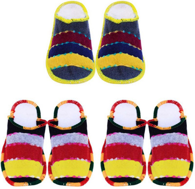 

Shree Sai Slippers, Multicolor