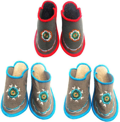 

Shilipi Perokars Slippers, Multicolor