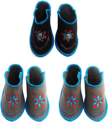 Shilipi Perokars Slippers, Multicolor