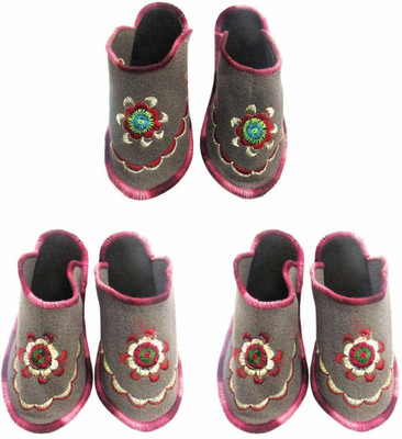 

Shree Sai Slippers, Multicolor