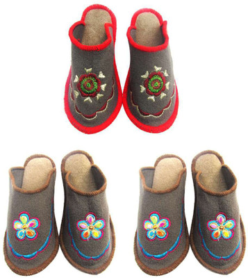 

Shilipi Perokars Slippers, Multicolor