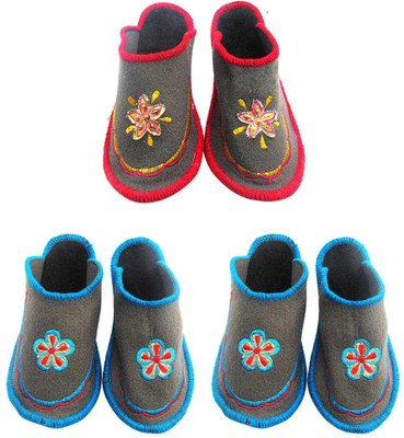 

Champaliya Slippers, Multicolor