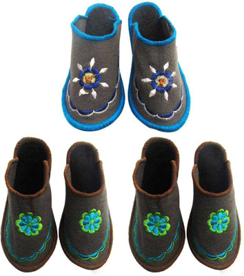 

Champaliya Slippers, Multicolor