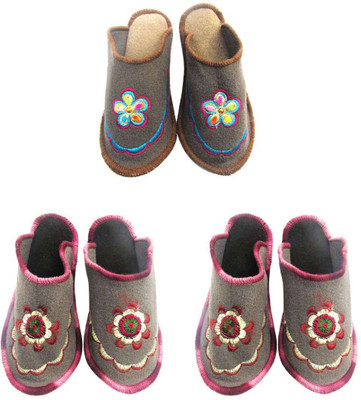 

Shilipi Perokars Slippers, Multicolor