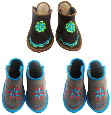 

Shilipi Perokars Slippers, Multicolor