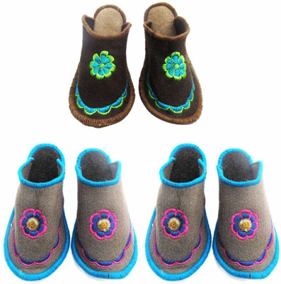 

Champaliya Slippers, Multicolor
