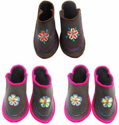 Shree Sai Slippers, Multicolor