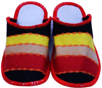 

Champaliya Slippers, Multicolor