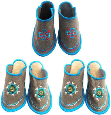 

Shilipi Perokars Slippers, Multicolor
