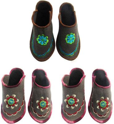

Shilipi Perokars Slippers, Multicolor