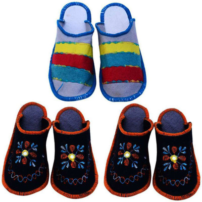

Champaliya Slippers, Multicolor
