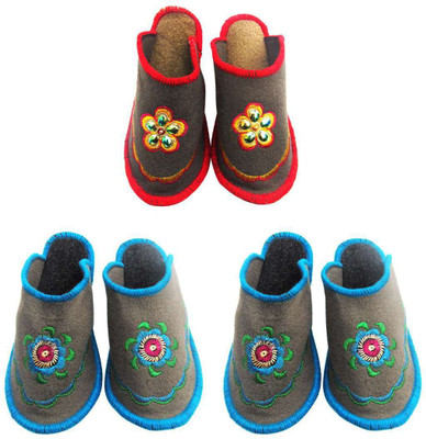 

Shilipi Perokars Slippers, Multicolor