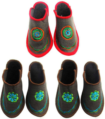 

Shilipi Perokars Slippers, Multicolor