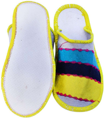 

Champaliya Slippers, Multicolor