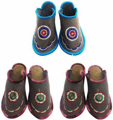 

Champaliya Slippers, Multicolor