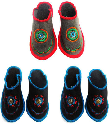 

Shilipi Perokars Slippers, Multicolor