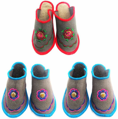 

Champaliya Slippers, Multicolor