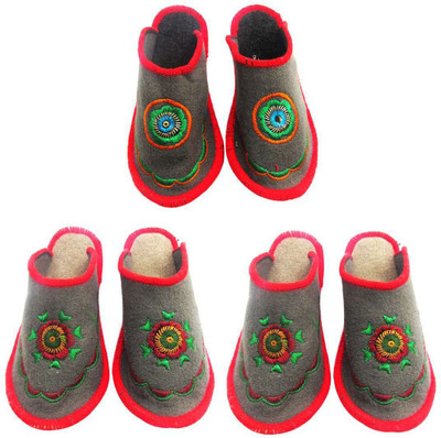 

Shilipi Perokars Slippers, Multicolor