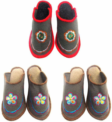 

Champaliya Slippers, Multicolor