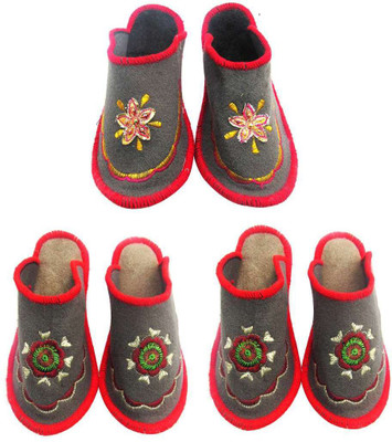 Shilipi Perokars Slippers, Multicolor
