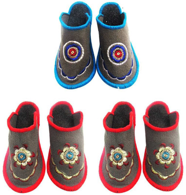 

Champaliya Slippers, Multicolor