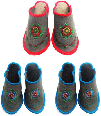 

Champaliya Slippers, Multicolor