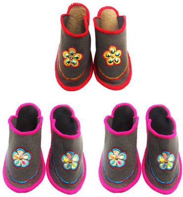 

Shilipi Perokars Slippers, Multicolor