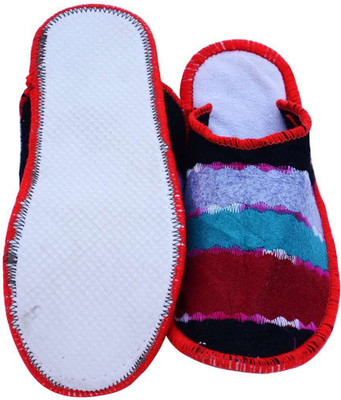 

Champaliya Slippers, Multicolor