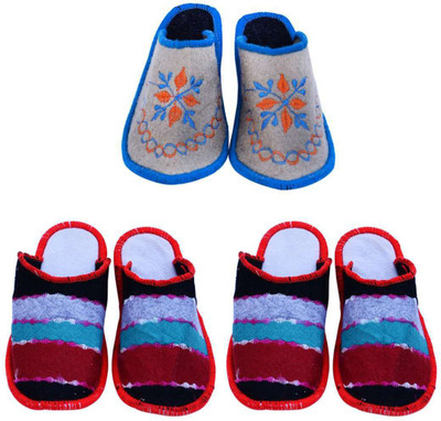 

Shree Sai Slippers, Red