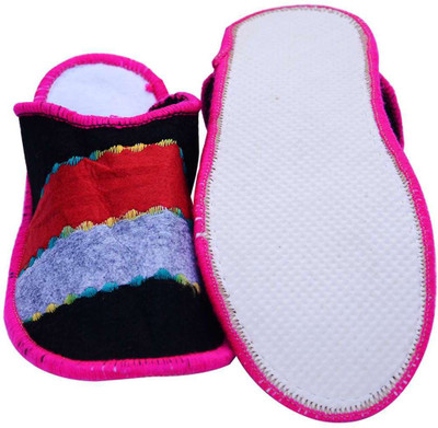 

Champaliya Slippers, Multicolor