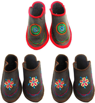 

Shilipi Perokars Slippers, Multicolor