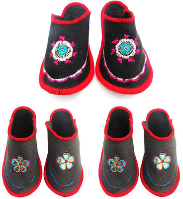 

Shree Sai Slippers, Multicolor