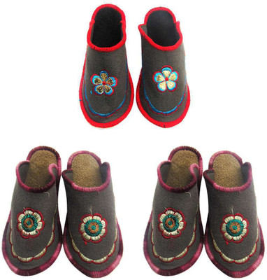 

Shilipi Perokars Slippers, Multicolor