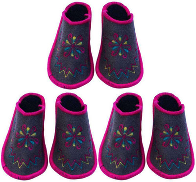 

Shree Sai Slippers, Multicolor