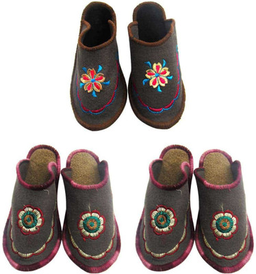 

Champaliya Slippers, Multicolor