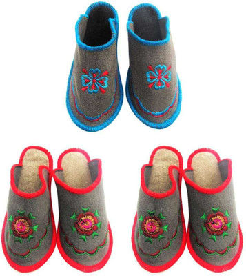 

Champaliya Slippers, Multicolor